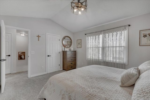 729 W 59th Street, Davenport, IA 52806