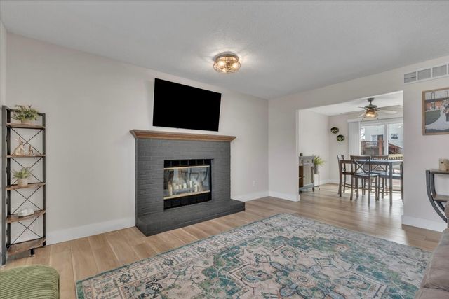 729 W 59th Street, Davenport, IA 52806