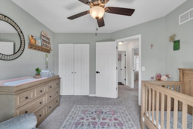 729 W 59th Street, Davenport, IA 52806