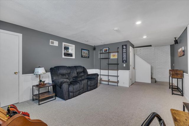 729 W 59th Street, Davenport, IA 52806