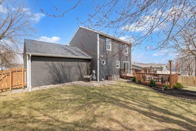 729 W 59th Street, Davenport, IA 52806