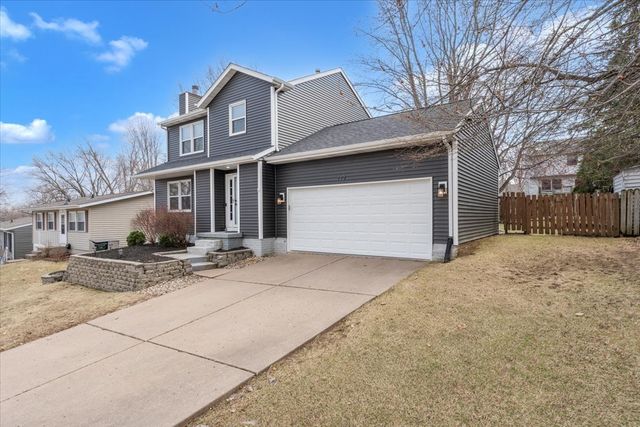 729 W 59th Street, Davenport, IA 52806