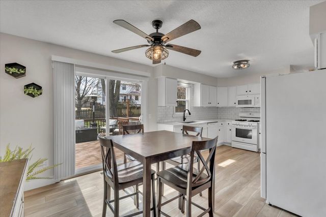 729 W 59th Street, Davenport, IA 52806