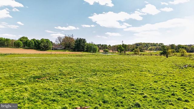 1599 SANCTUARY RD, Manheim, PA 17545