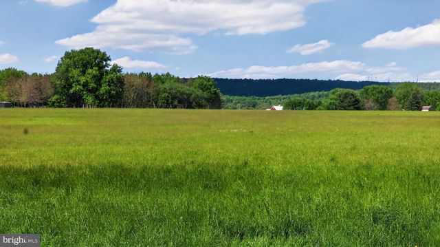 1599 SANCTUARY RD, Manheim, PA 17545