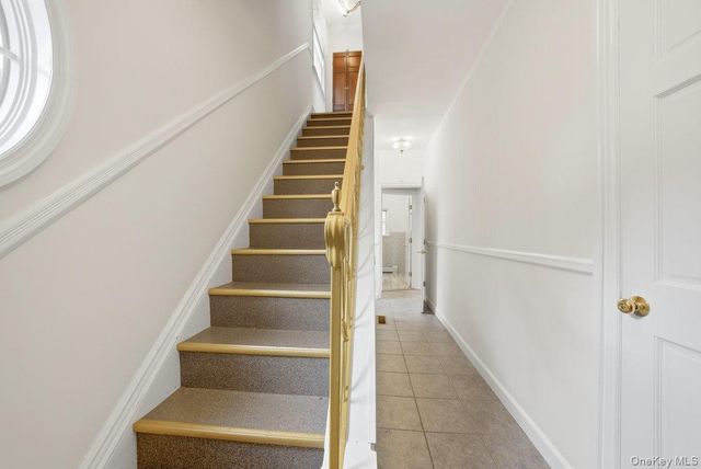 96 Wakefield Avenue, Yonkers, NY 10704