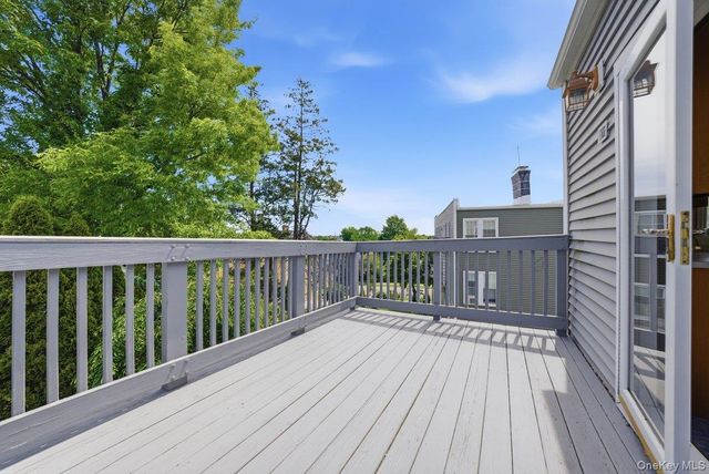 96 Wakefield Avenue, Yonkers, NY 10704