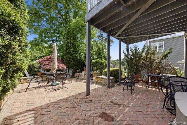 96 Wakefield Avenue, Yonkers, NY 10704