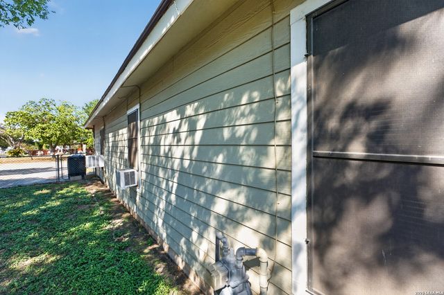 330 Bickley St, San Antonio, TX 78221