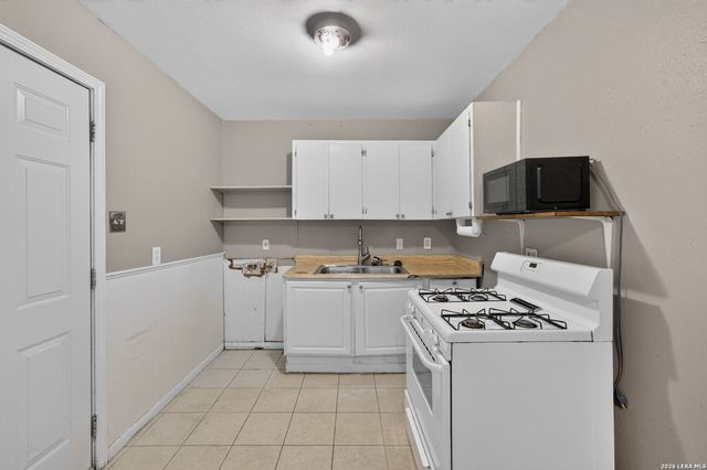 330 Bickley St, San Antonio, TX 78221