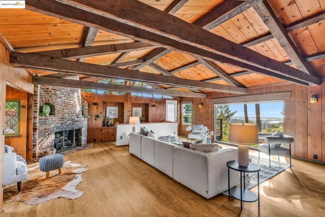 6141 Merriewood Dr, Oakland, CA 94611