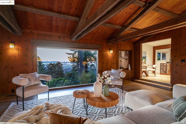 6141 Merriewood Dr, Oakland, CA 94611