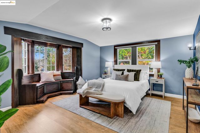 6141 Merriewood Dr, Oakland, CA 94611