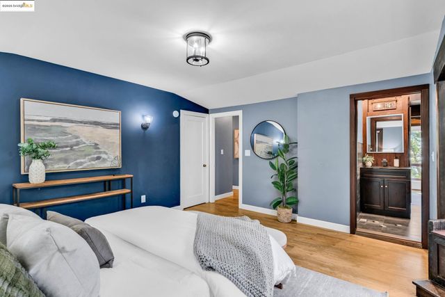 6141 Merriewood Dr, Oakland, CA 94611