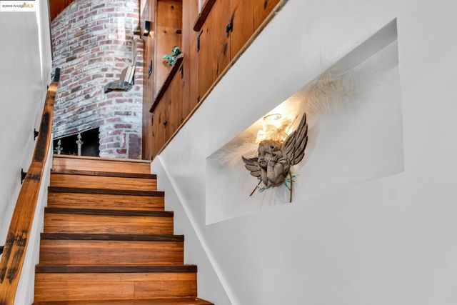 6141 Merriewood Dr, Oakland, CA 94611