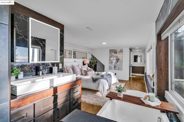 6141 Merriewood Dr, Oakland, CA 94611