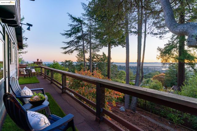 6141 Merriewood Dr, Oakland, CA 94611