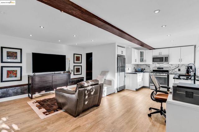 6141 Merriewood Dr, Oakland, CA 94611