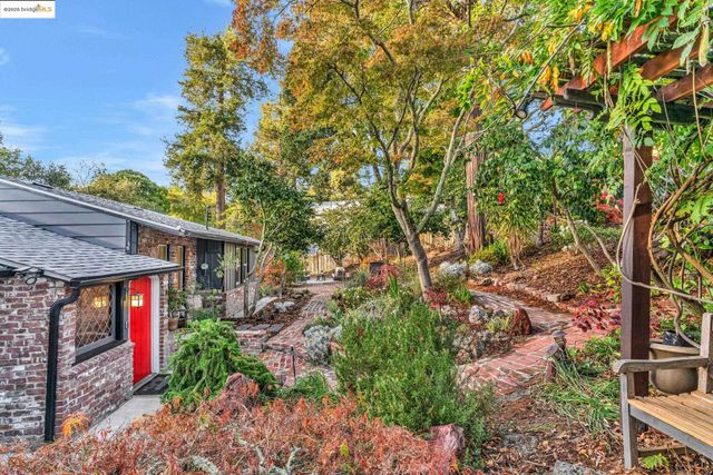 6141 Merriewood Dr, Oakland, CA 94611