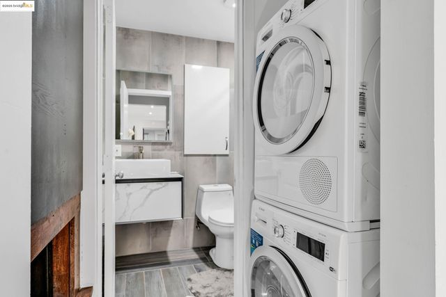 6141 Merriewood Dr, Oakland, CA 94611