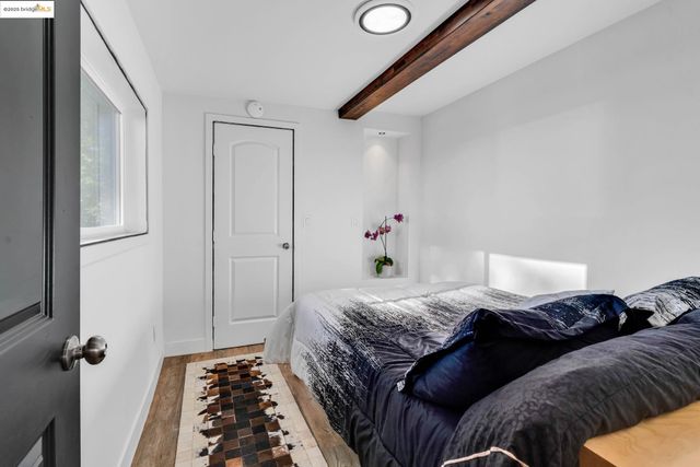 6141 Merriewood Dr, Oakland, CA 94611