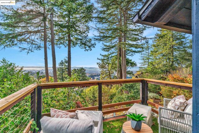 6141 Merriewood Dr, Oakland, CA 94611