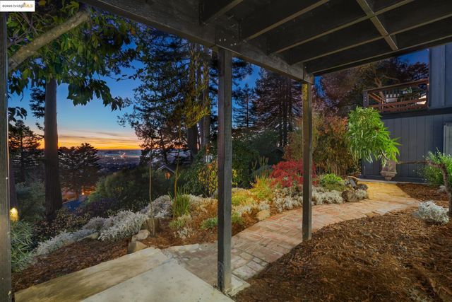 6141 Merriewood Dr, Oakland, CA 94611