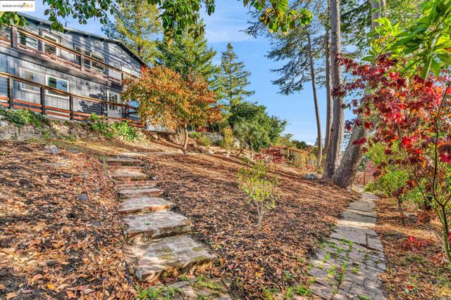 6141 Merriewood Dr, Oakland, CA 94611