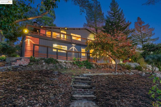 6141 Merriewood Dr, Oakland, CA 94611