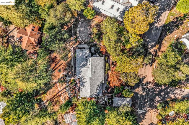 6141 Merriewood Dr, Oakland, CA 94611