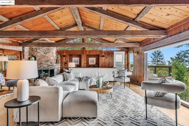 6141 Merriewood Dr, Oakland, CA 94611