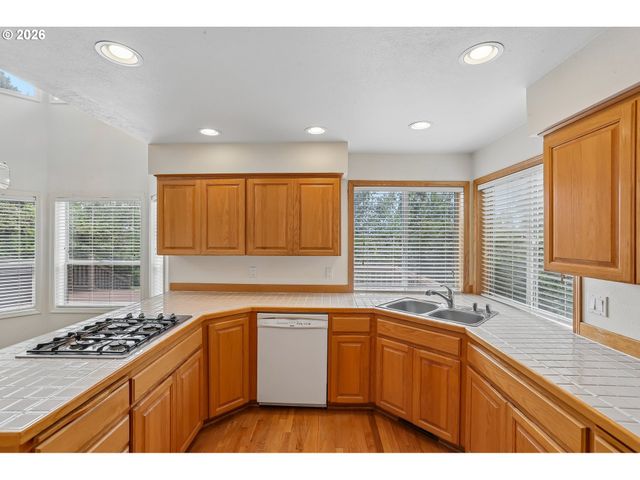 17217 Se FISHER Dr, Vancouver, WA 98683