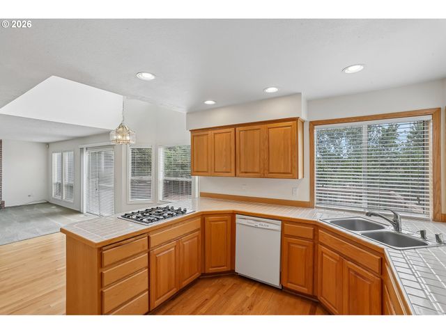 17217 Se FISHER Dr, Vancouver, WA 98683