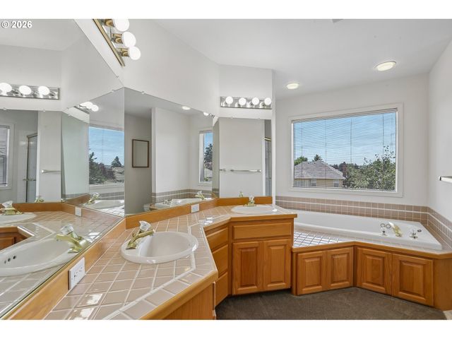 17217 Se FISHER Dr, Vancouver, WA 98683