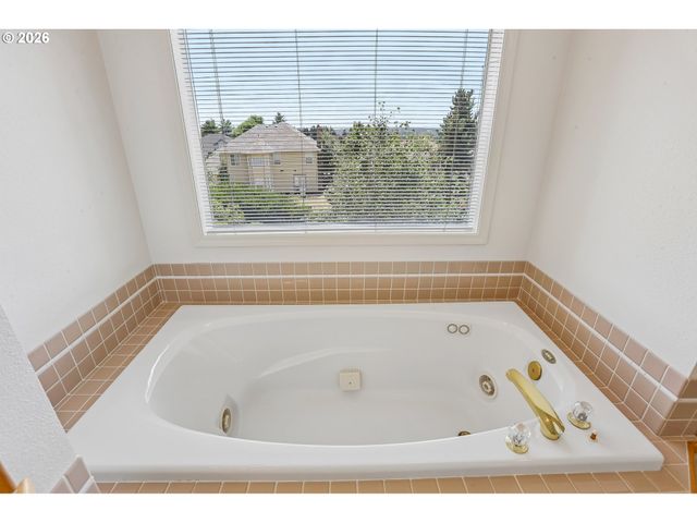 17217 Se FISHER Dr, Vancouver, WA 98683