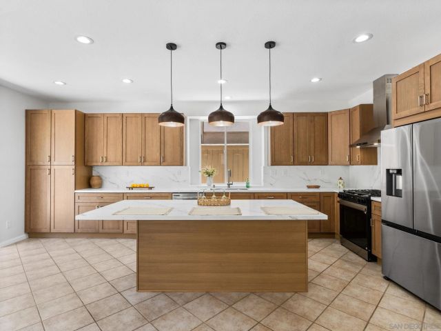 4308 Calle Mar De Ballenas, San Diego, CA 92130
