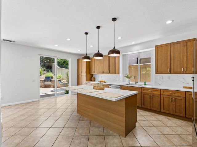 4308 Calle Mar De Ballenas, San Diego, CA 92130
