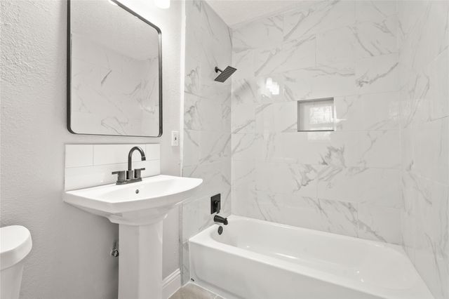 606 Roosevelt Street, La Marque, TX 77568