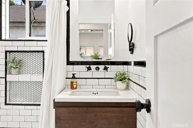 5108 Towne Avenue, Los Angeles, CA 90011