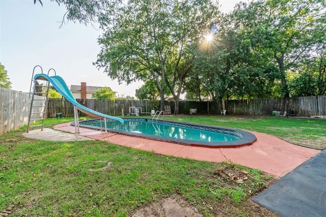 3900 Corbett Drive, Del City, OK 73115