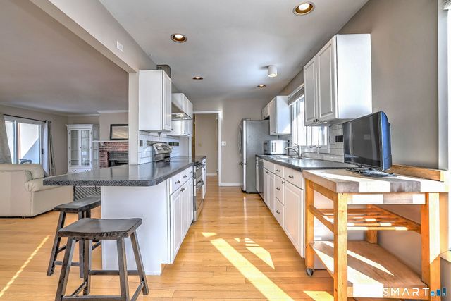 690 Forest Road 761, West Haven, CT 06516