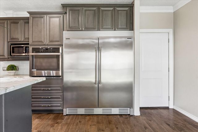 1030 Crossroads Drive, Houston, TX 77079