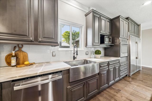 1030 Crossroads Drive, Houston, TX 77079