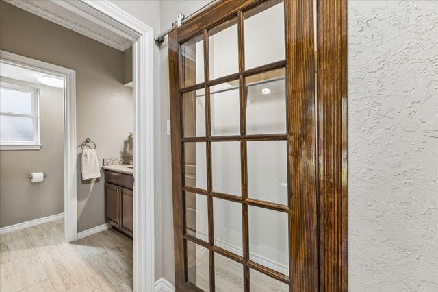 1030 Crossroads Drive, Houston, TX 77079