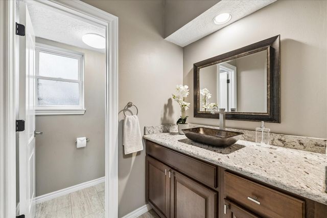 1030 Crossroads Drive, Houston, TX 77079