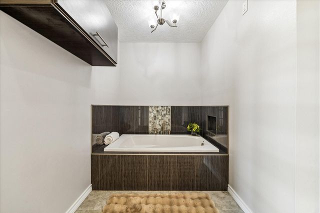 1030 Crossroads Drive, Houston, TX 77079