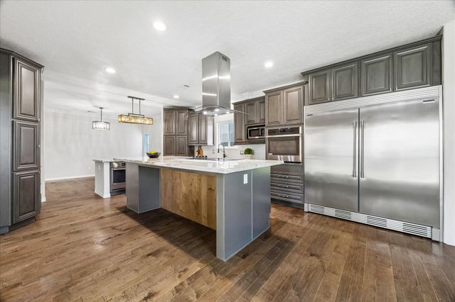 1030 Crossroads Drive, Houston, TX 77079