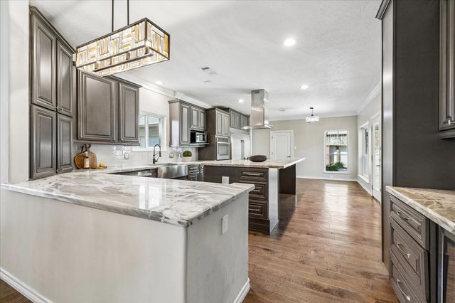 1030 Crossroads Drive, Houston, TX 77079