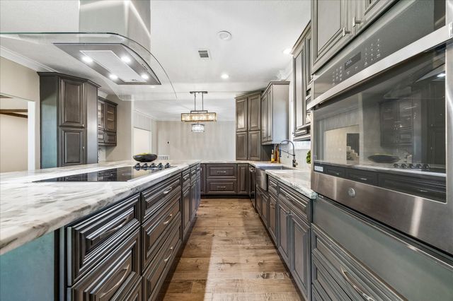 1030 Crossroads Drive, Houston, TX 77079