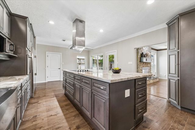 1030 Crossroads Drive, Houston, TX 77079